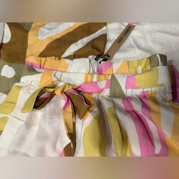 NWT Coco + Carmen Lyla Printed Flowy Pant With Tie Waist - Picture 10 of 12